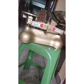 Heavy duty counter manual balances